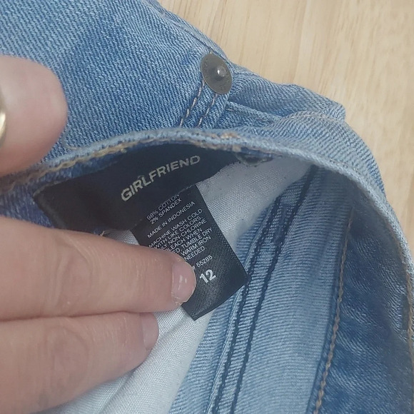 Express Girlfriend Jeans Light wash distressed knees stretch classic Size 12 - Picture 4 of 6